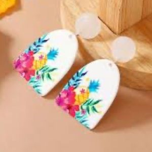 FLORAL ACRYLIC STATEMENT EARRINGS